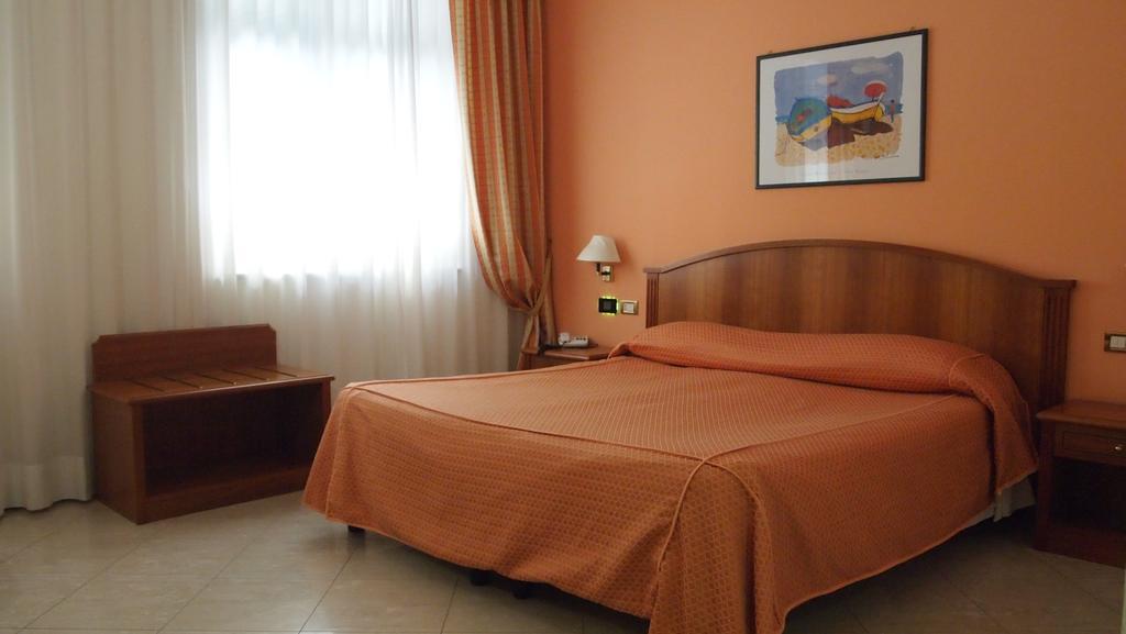 Piccolo Hotel Moneglia Exterior foto